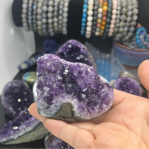 Amethyst Crystal 💜 - Picture 7 of 8